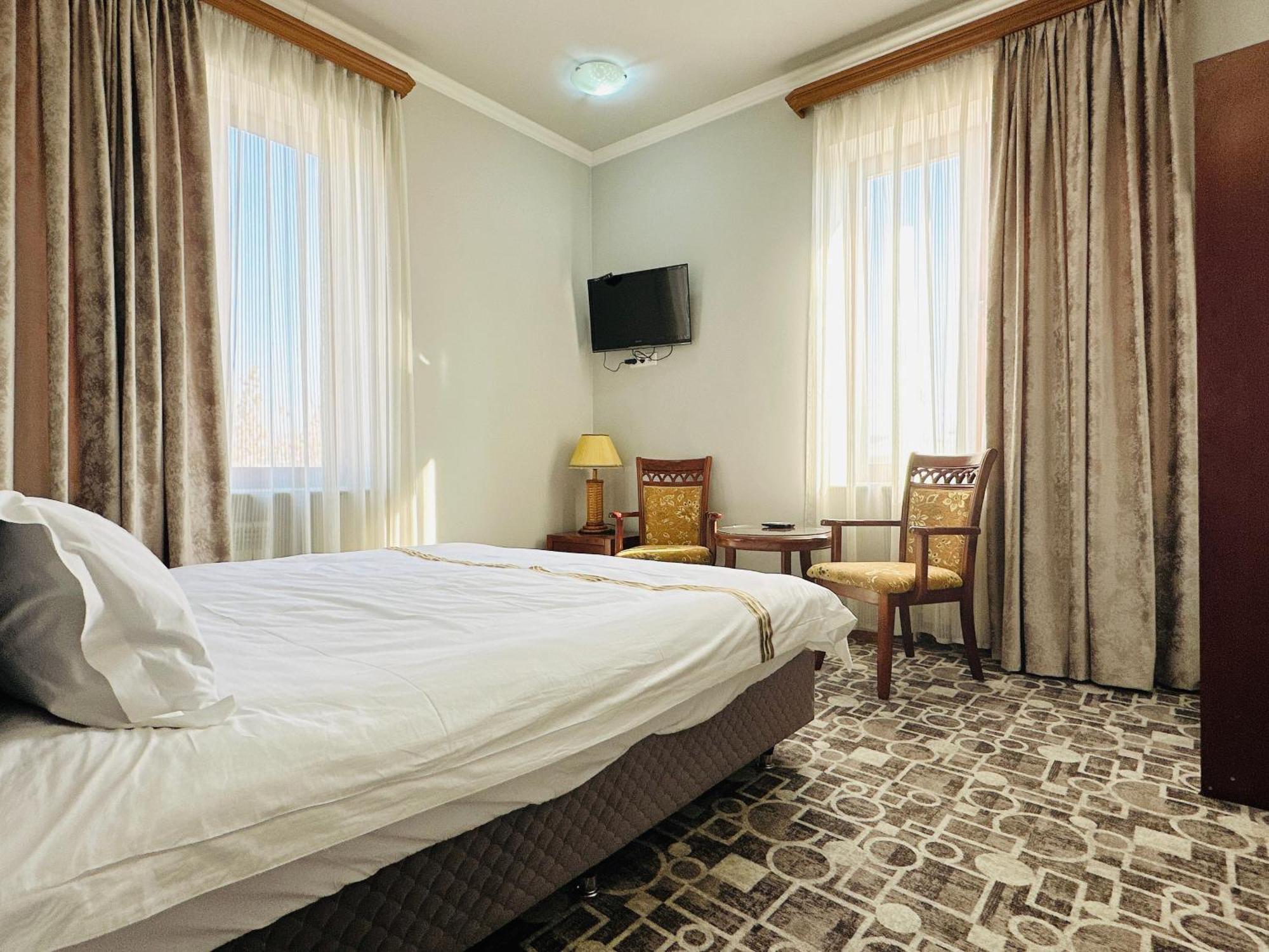 Sd Hotel Yerevan Exterior photo