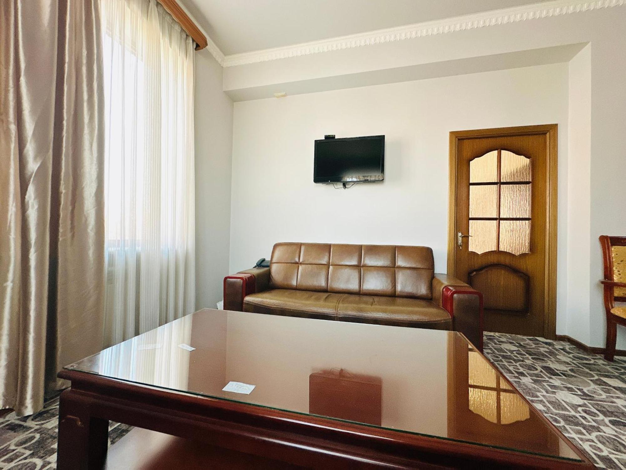 Sd Hotel Yerevan Exterior photo