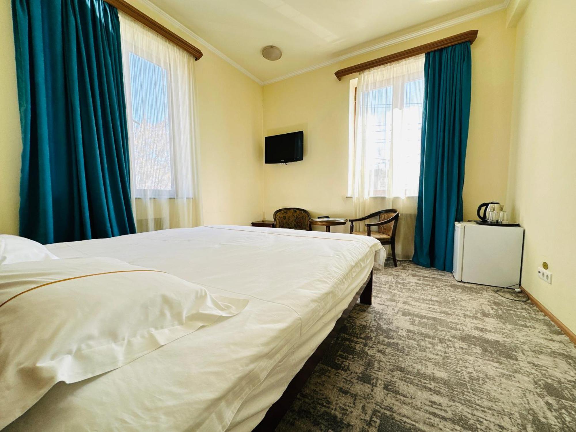 Sd Hotel Yerevan Exterior photo